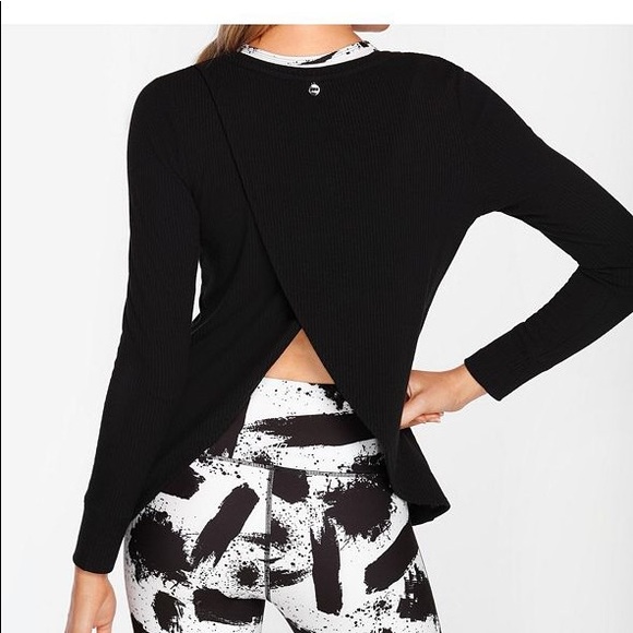Lorna Jane Tops - Lorna Jane Easy Wear Long Sleeve Top Tulip Hem